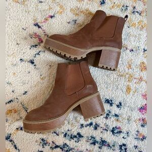 MIA Lugg Boot